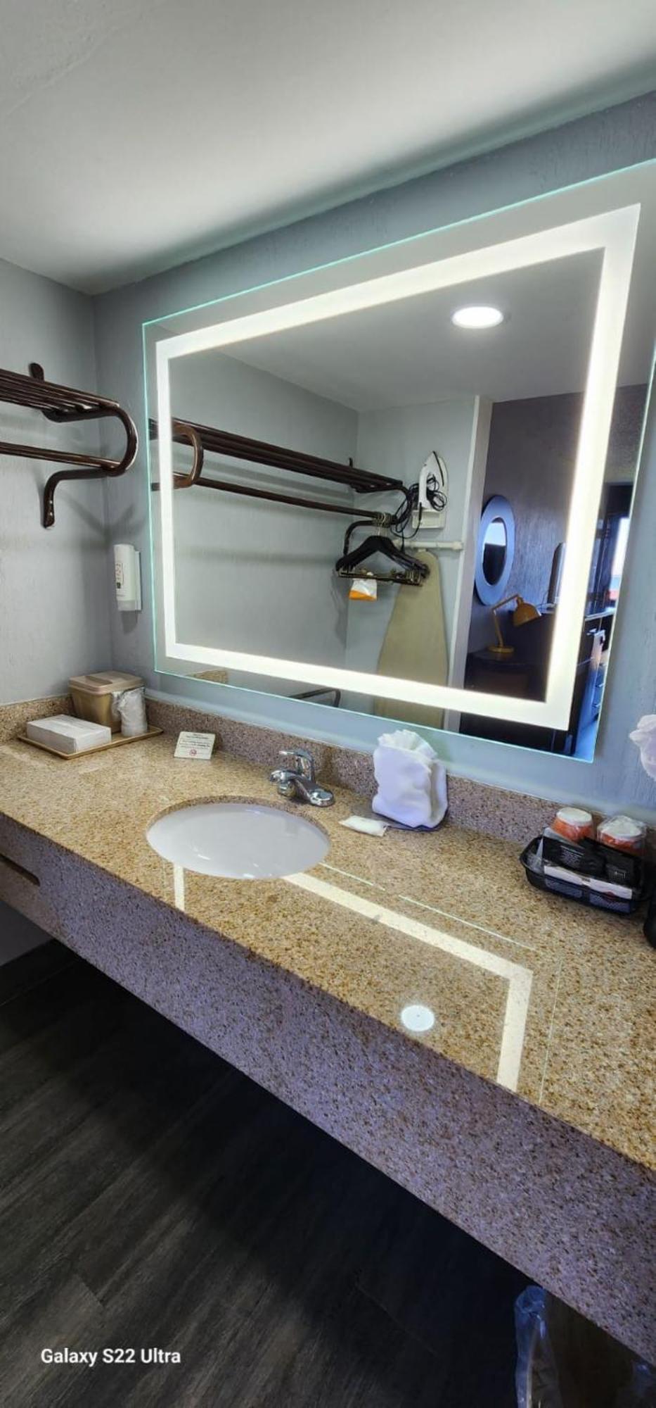 Quality Inn & Suites Gulf Breeze Bayside Near Pensacola Beach Buitenkant foto